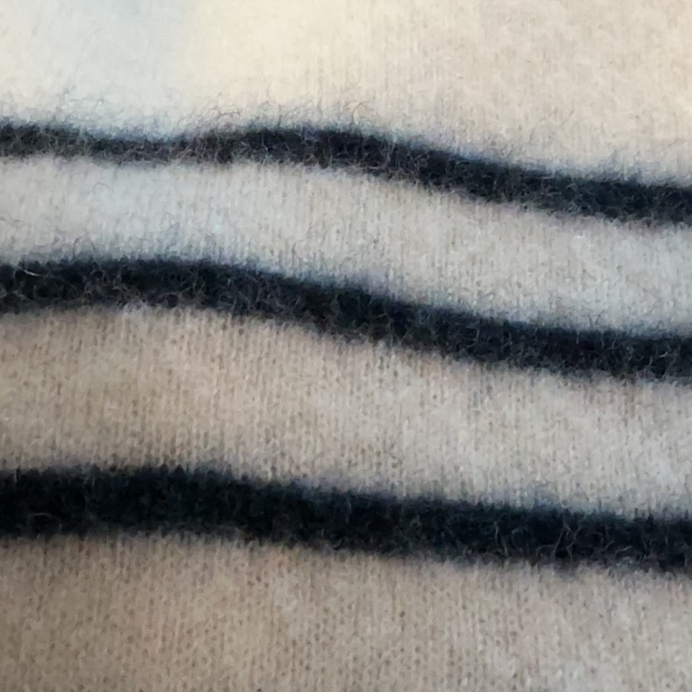 Rachel Zoe 100% Cashmere White and Navy Striped Sweater XL - Picture 8 of 14